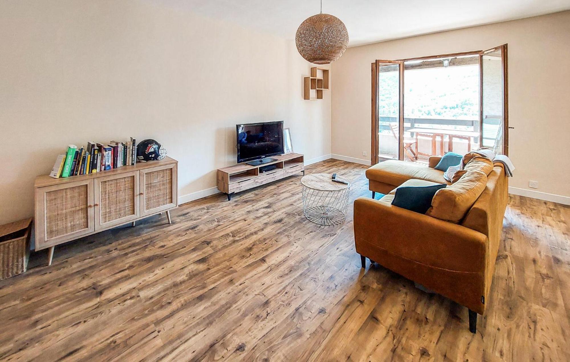 Awesome In With Kitchen Hébergement de vacances *