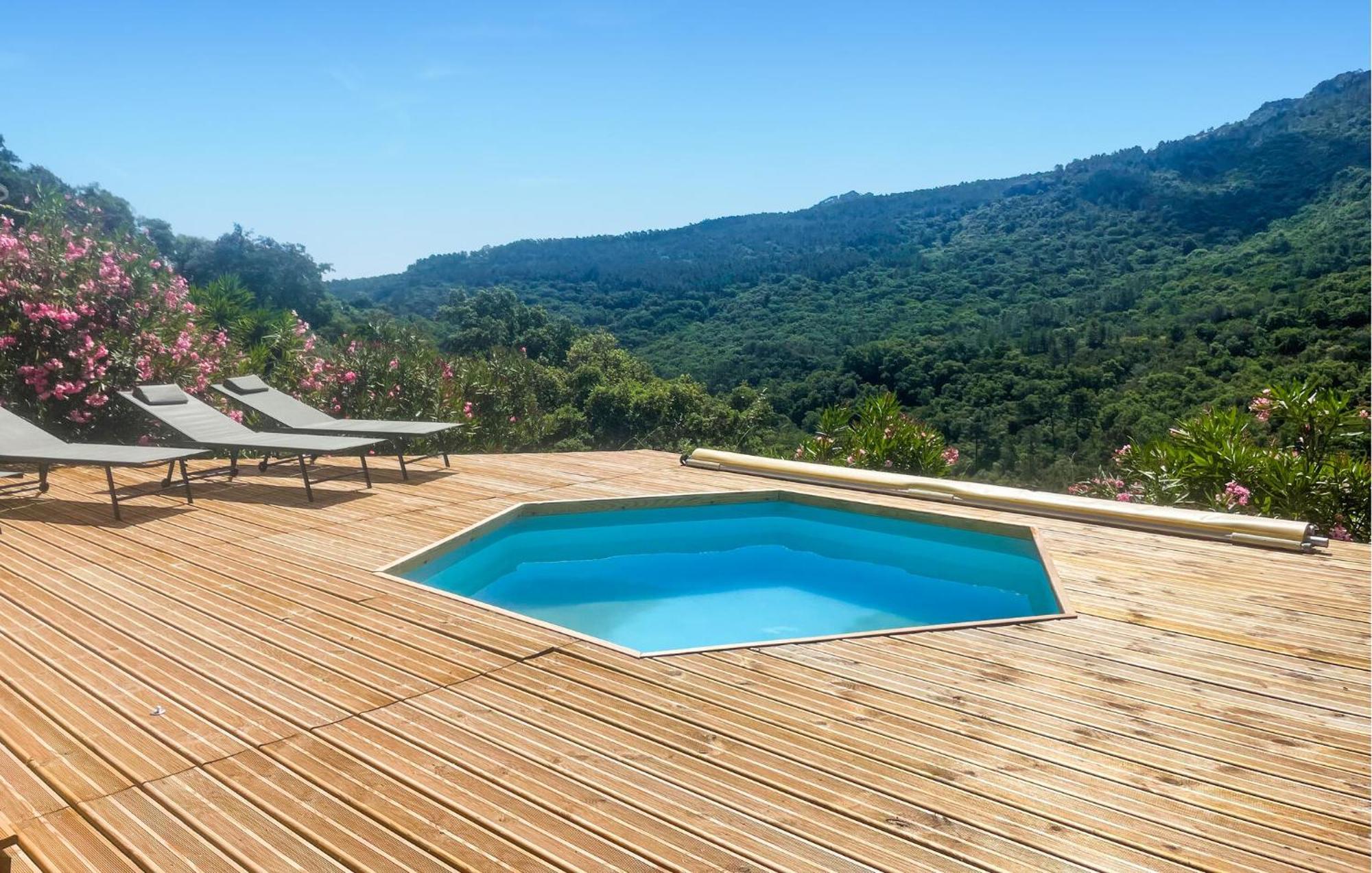 Hébergement de vacances Awesome In With Kitchen Fréjus